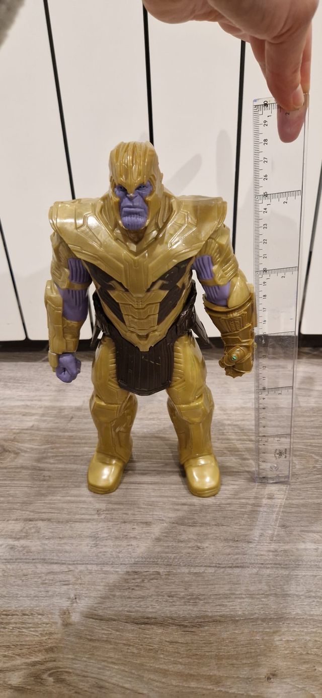 Figura Thanos Dorada