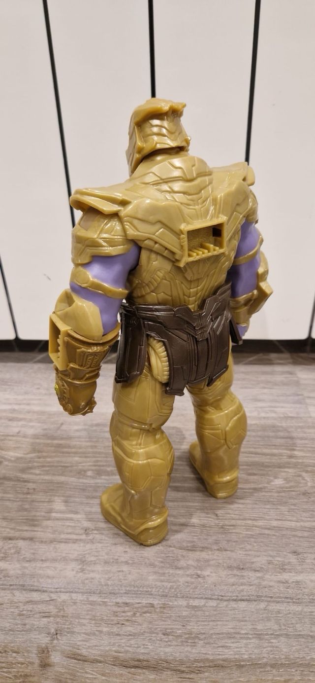 Figura Thanos Dorada