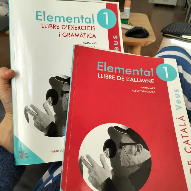 Veus. Elemental. Llibre d'exercicis i gramàtica...