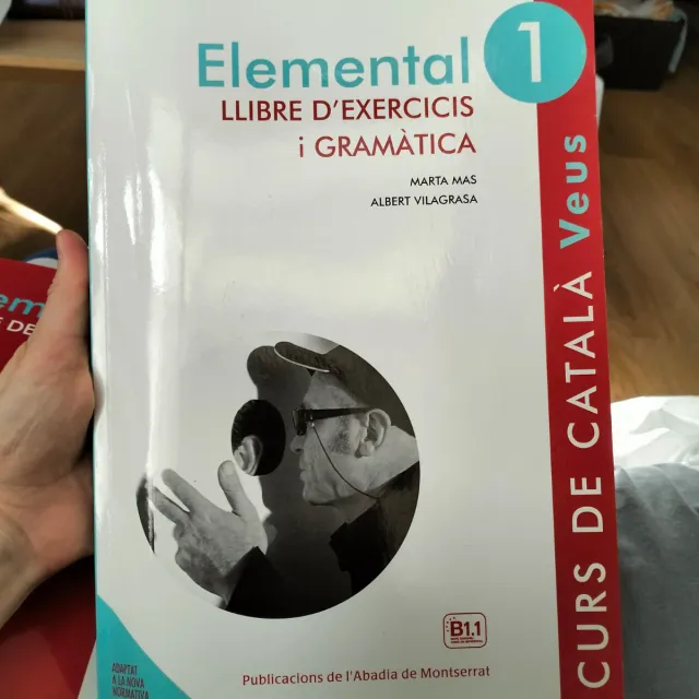 Veus. Elemental. Llibre d'exercicis i gramàtica...