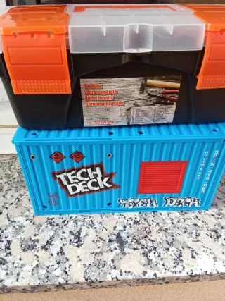 Tech Deck Caja de Herramientas y Contenedor