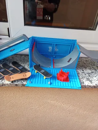 Tech Deck Caja de Herramientas y Contenedor