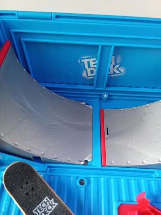 Tech Deck Caja de Herramientas y Contenedor