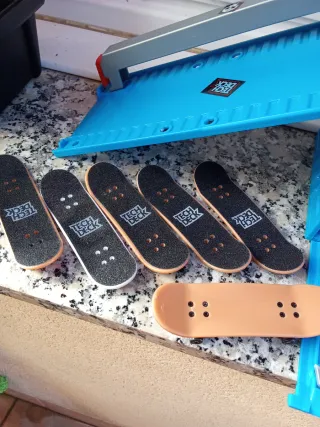 Tech Deck Caja de Herramientas y Contenedor