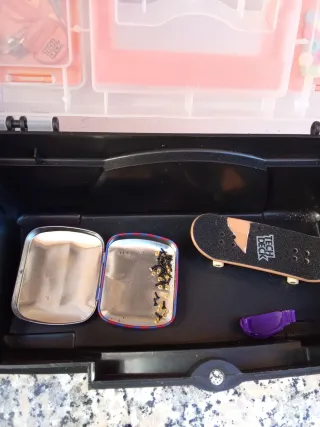 Tech Deck Caja de Herramientas y Contenedor