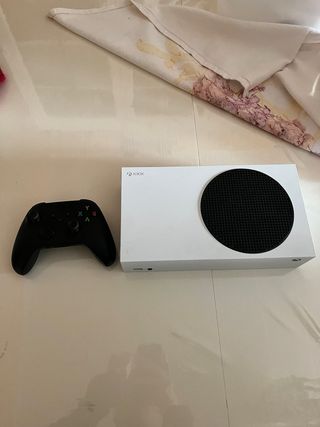 Xbox Series S con controller originale