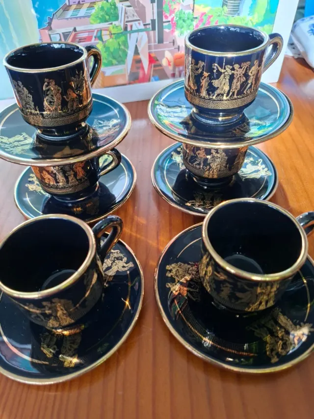 Juego 6 Tazas Café y Platillos Negro Dorado