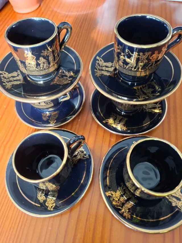 Juego 6 Tazas Café y Platillos Negro Dorado