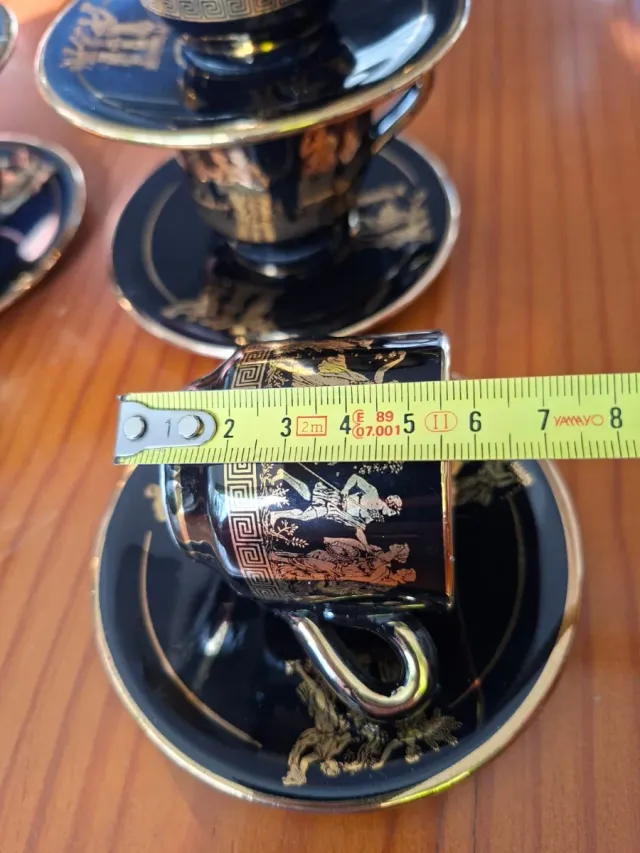 Juego 6 Tazas Café y Platillos Negro Dorado