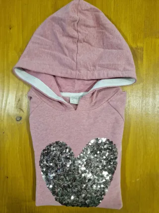 Sudadera Zara niña corazón lentejuelas 11/12 años.