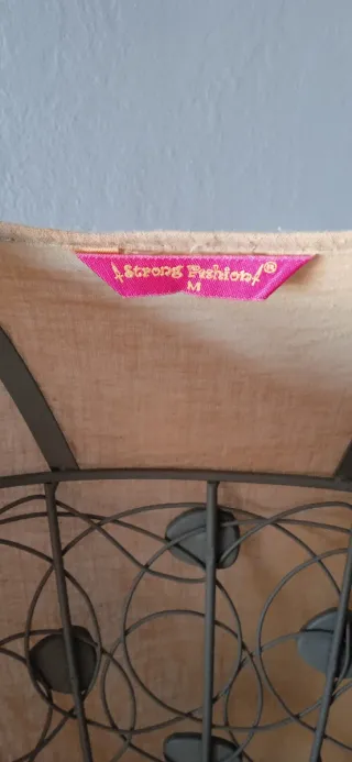 Blusa caqui con bordados y pedrería