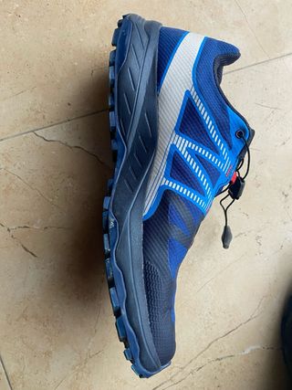 Zapatillas Salomon Azul y Rojo
