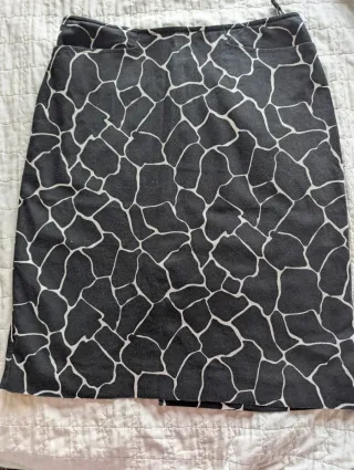 Falda recta estampado dálmata