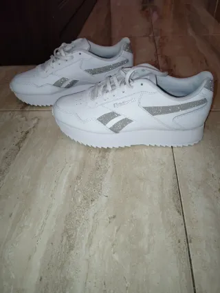 Bambas Reebok blancas con detalles plateados