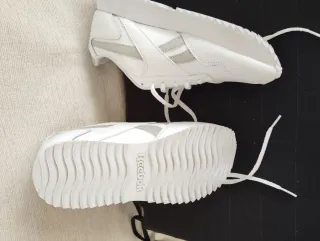 Bambas Reebok blancas con detalles plateados