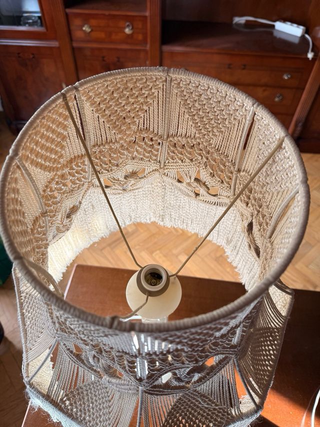 Lampadario in macramé beige per soggiorno