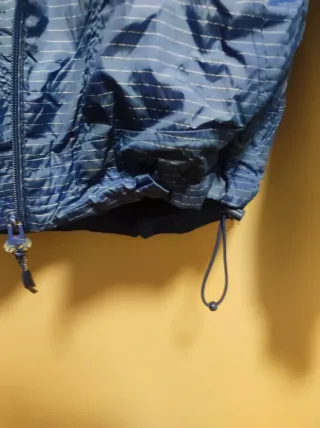 Cazadora Pull and Bear azul y blanca