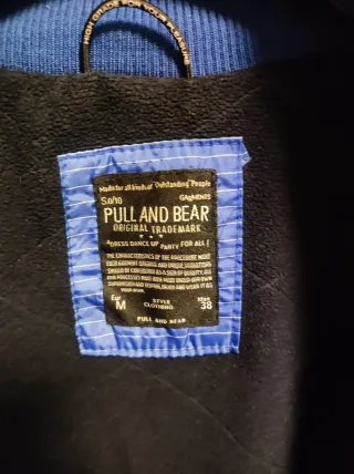 Cazadora Pull and Bear azul y blanca