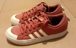 Adidas mujer talla 38 o 39 rosa y blanco