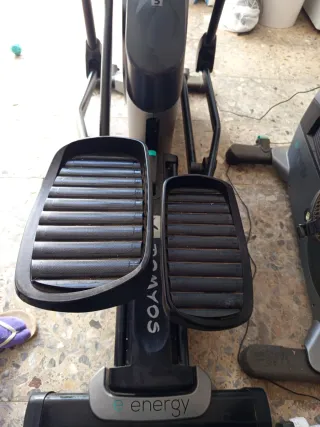 Elíptica Domyos con motor delantero