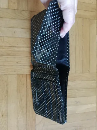 Cartera vintage charol negro estrellas