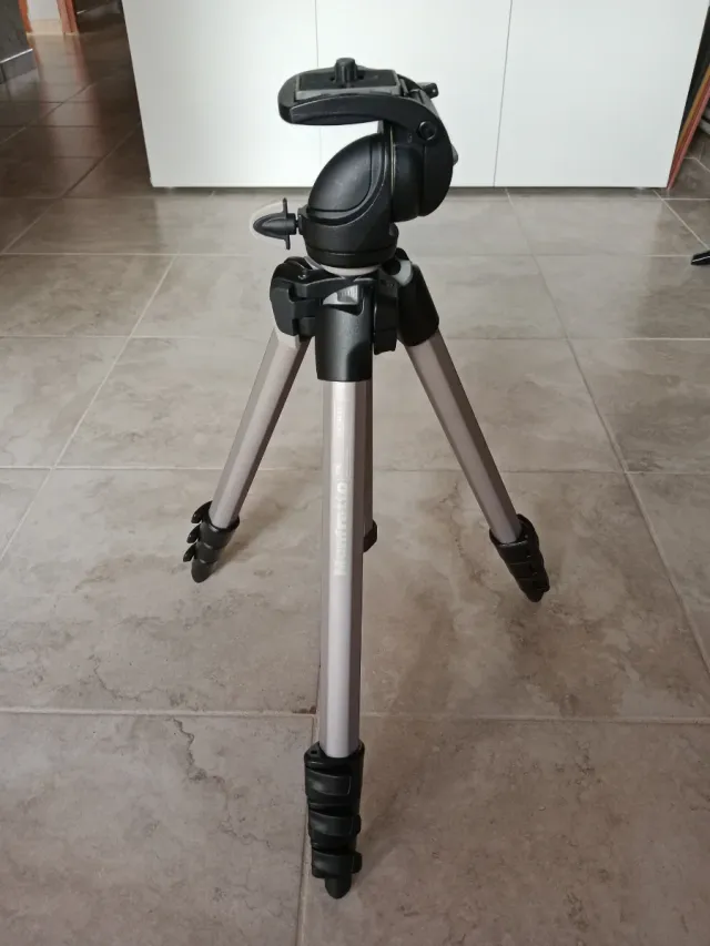 Trípode Manfrotto con funda