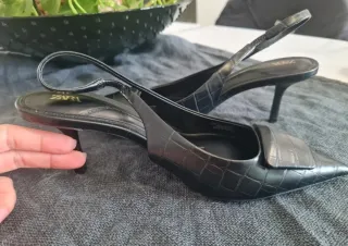 Sandalias ZARA Tacón Bajo Cocodrilo.  Nuevo