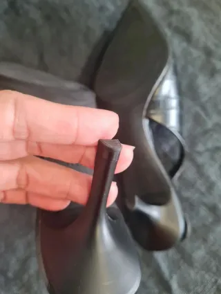 Sandalias ZARA Tacón Bajo Cocodrilo.  Nuevo