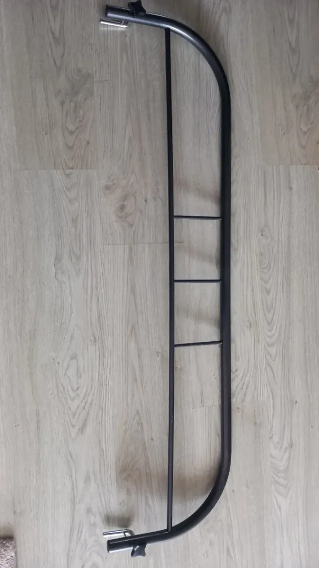 Escalera y defensa litera metálica