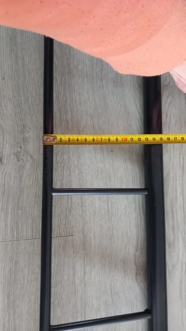 Escalera y defensa litera metálica