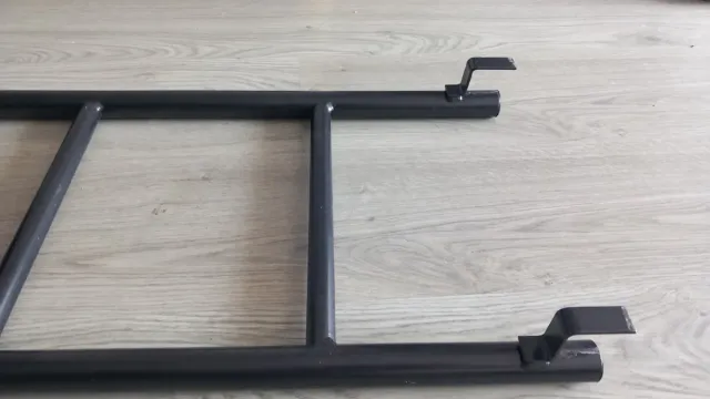 Escalera y defensa litera metálica