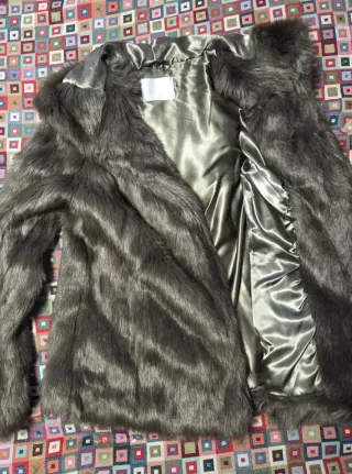 Abrigo pelo con capucha GAS