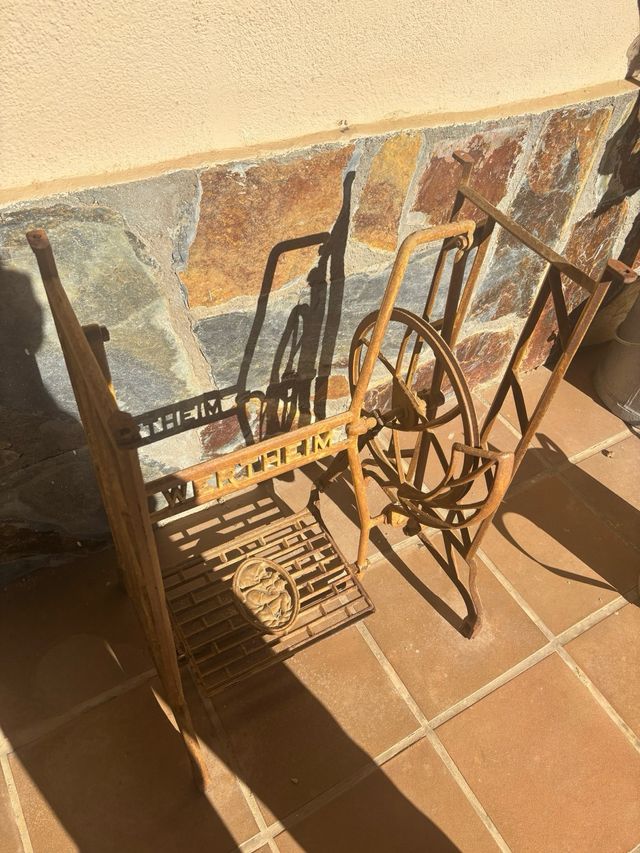 Base máquina coser Wertheim