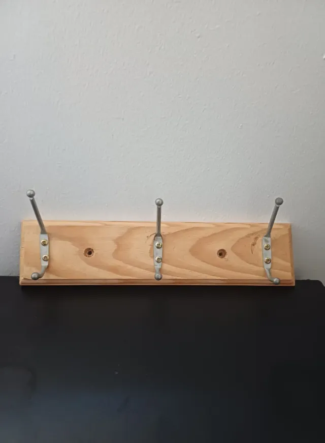 Appendiabiti da parete