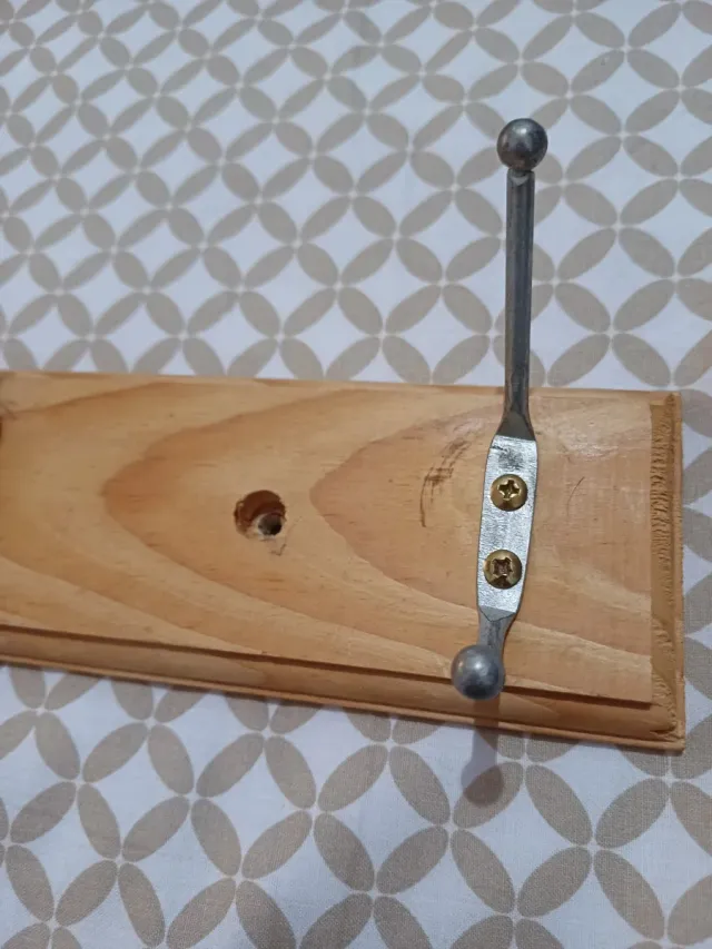 Appendiabiti da parete