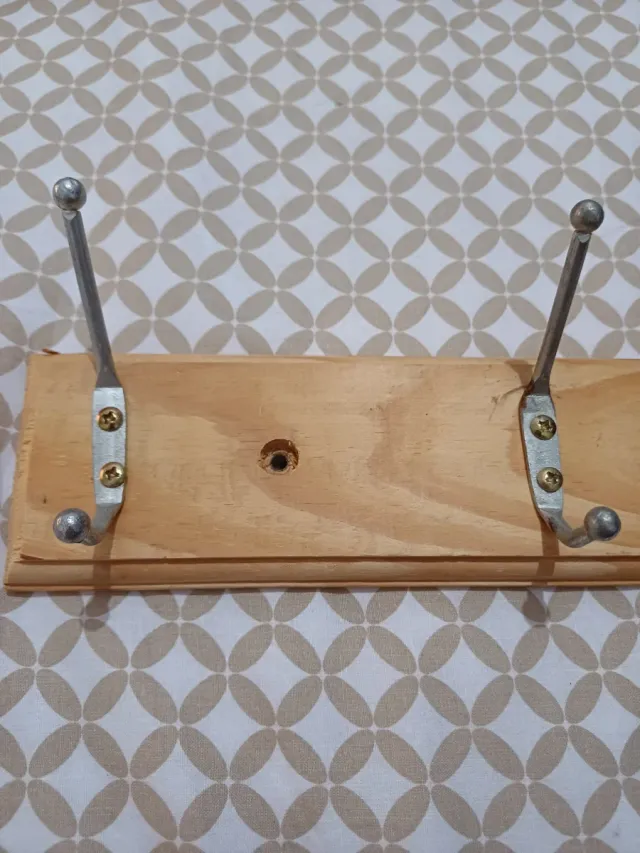 Appendiabiti da parete