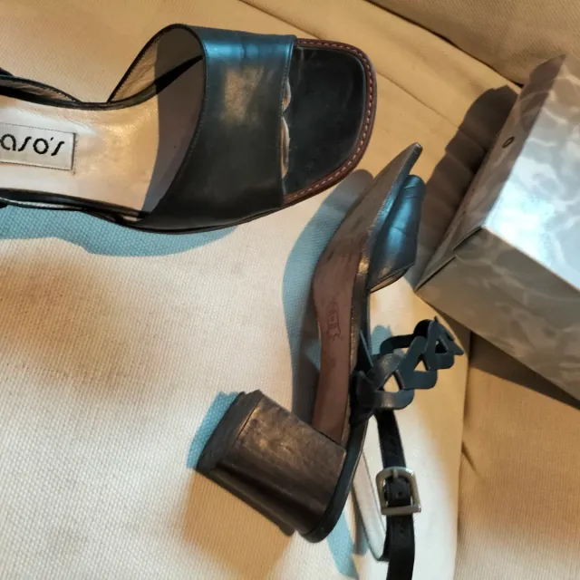 Sandalias de cuero tacón azul oscuro T.38