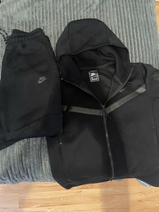Conjunto Nike Tech Fleece Negro Talla M