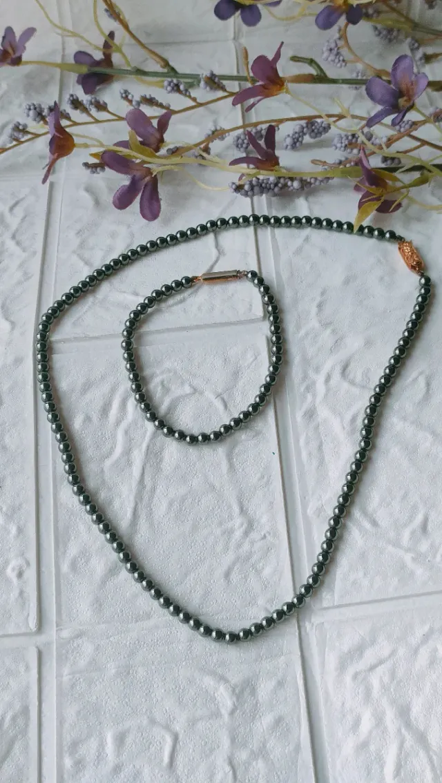 Conjunto collar y pulsera hematíes