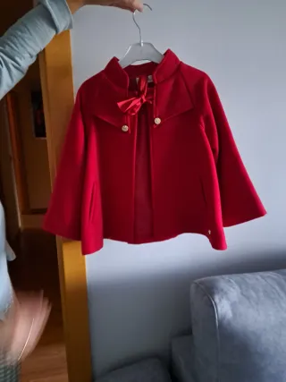 Chaqueta capa roja