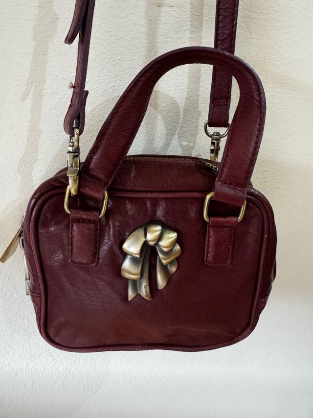 Bolso piel burdeos Dayaday con detalle lazo