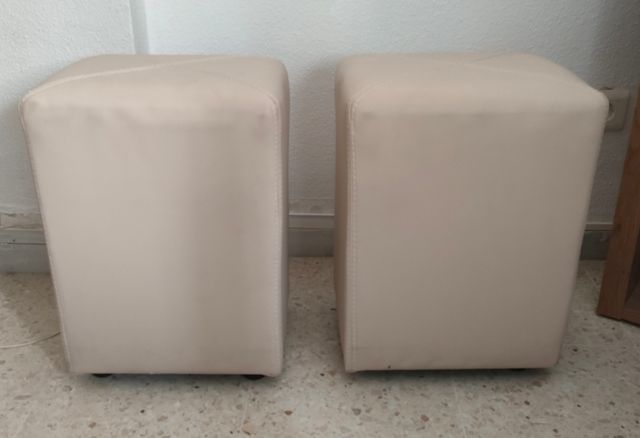 2 Puffs Beige de Piel Sintética