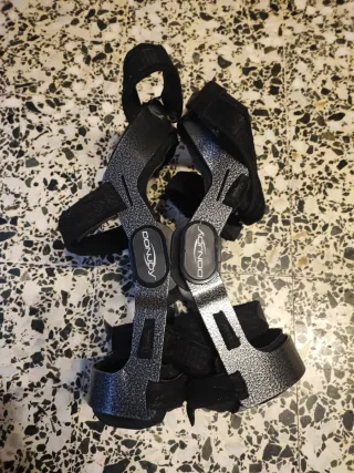 Pareja Rodilleras Donjoy Armor
