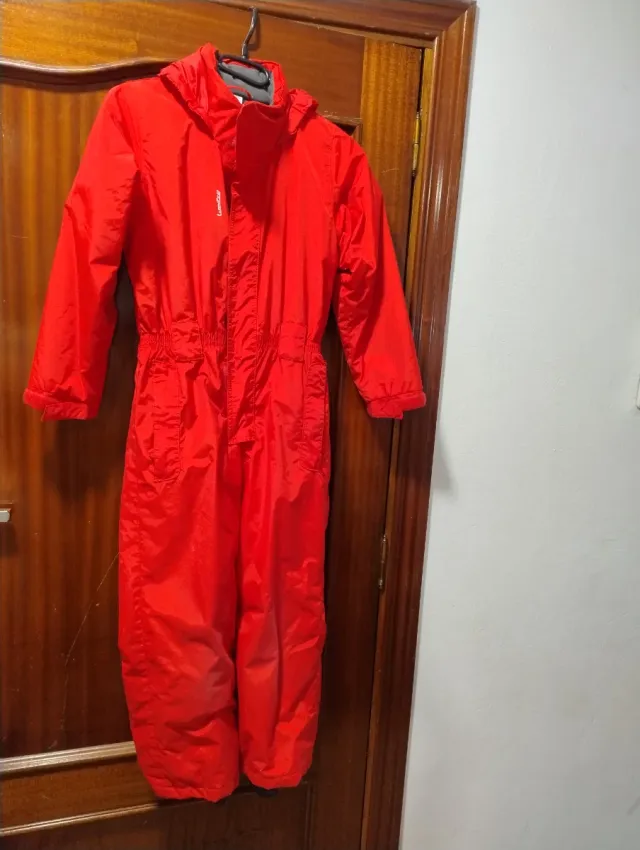 Traje de nieve rojo