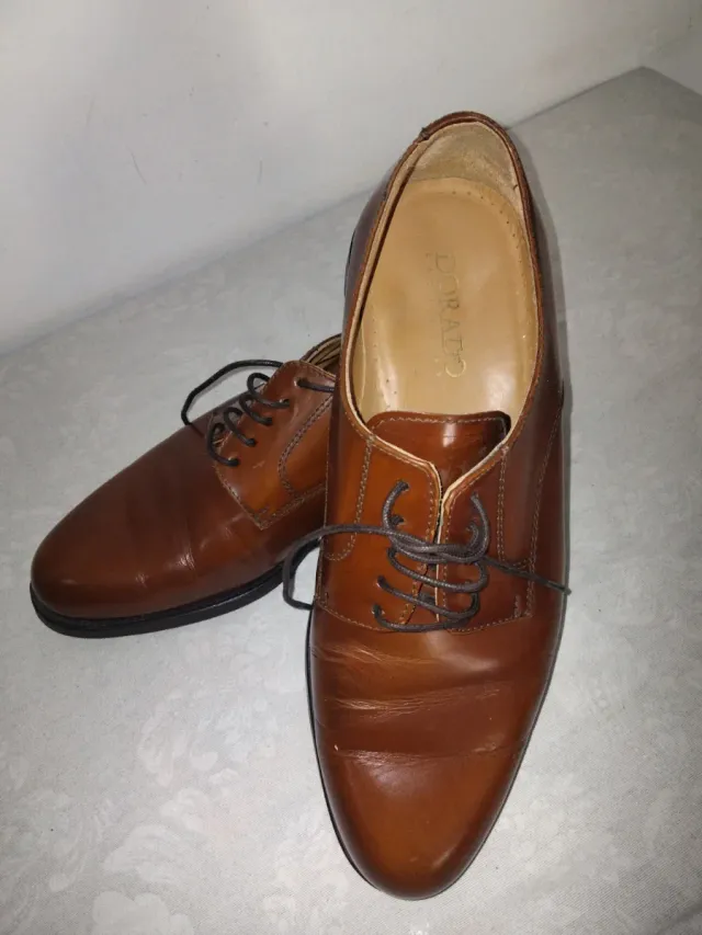 Zapatos de vestir marrones Dorados