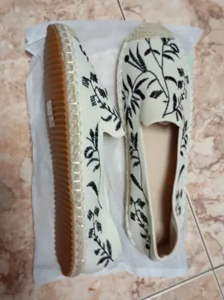 Alpargatas Mujer Beige y Negro Talla 40