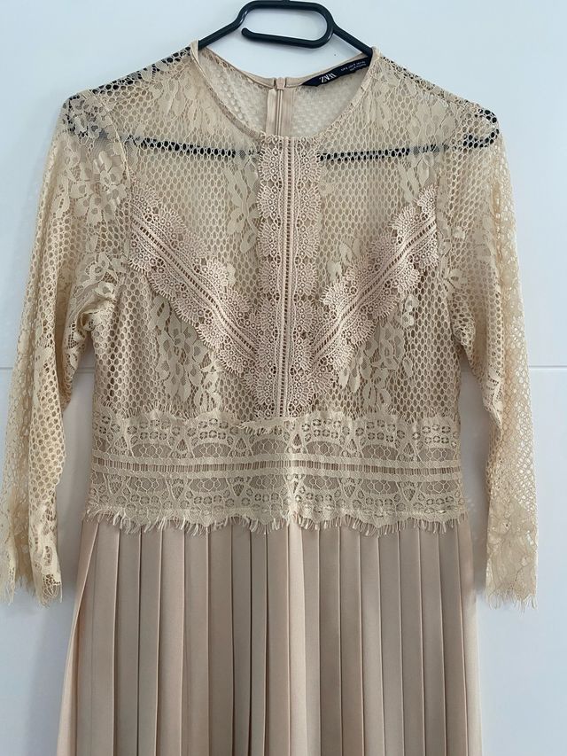 Vestido Zara Encaje Beige