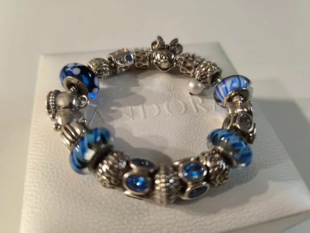 Pulsera Pandora Disney 18 charms IMPECABLE