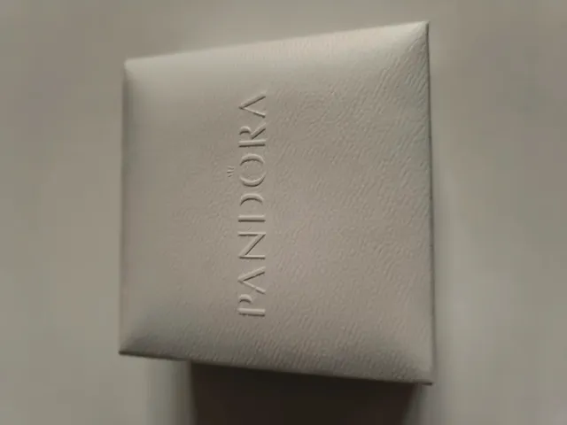 Pulsera Pandora Disney 18 charms IMPECABLE