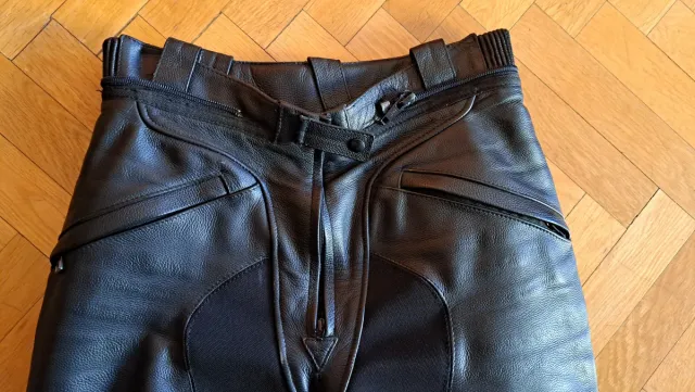 Pantalón cuero Dainese Talla 42 con protecciones